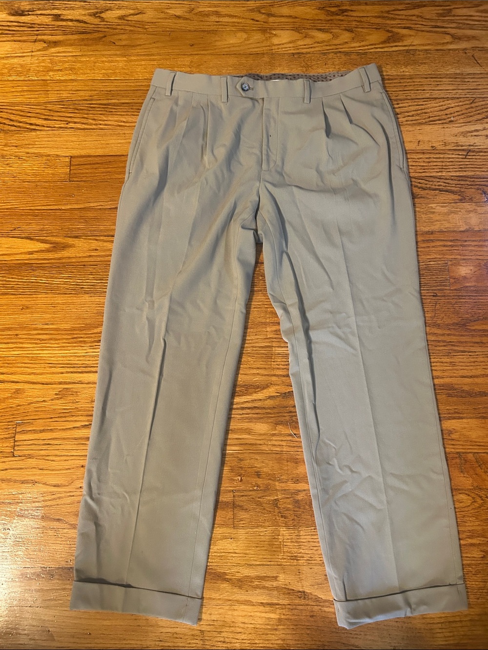 Lauren Ralph Lauren Men’s Pleated Dress Pants in Khaki Beige